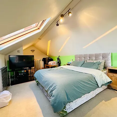 One Double Room And One Spacious Attic Room In Shared House, Free Wifi, Free Parking, Amazing View Chesterfield Exterior photo