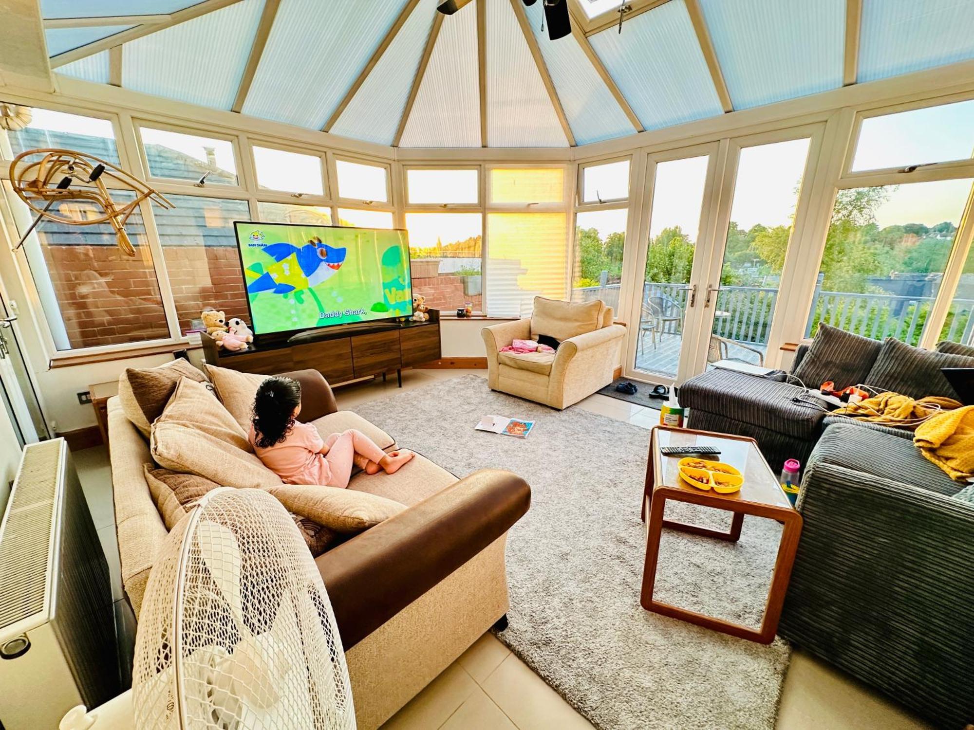 One Double And One Spacious Attic In Shared House, Free Wifi, Free Parking, Amazing View Homestay
