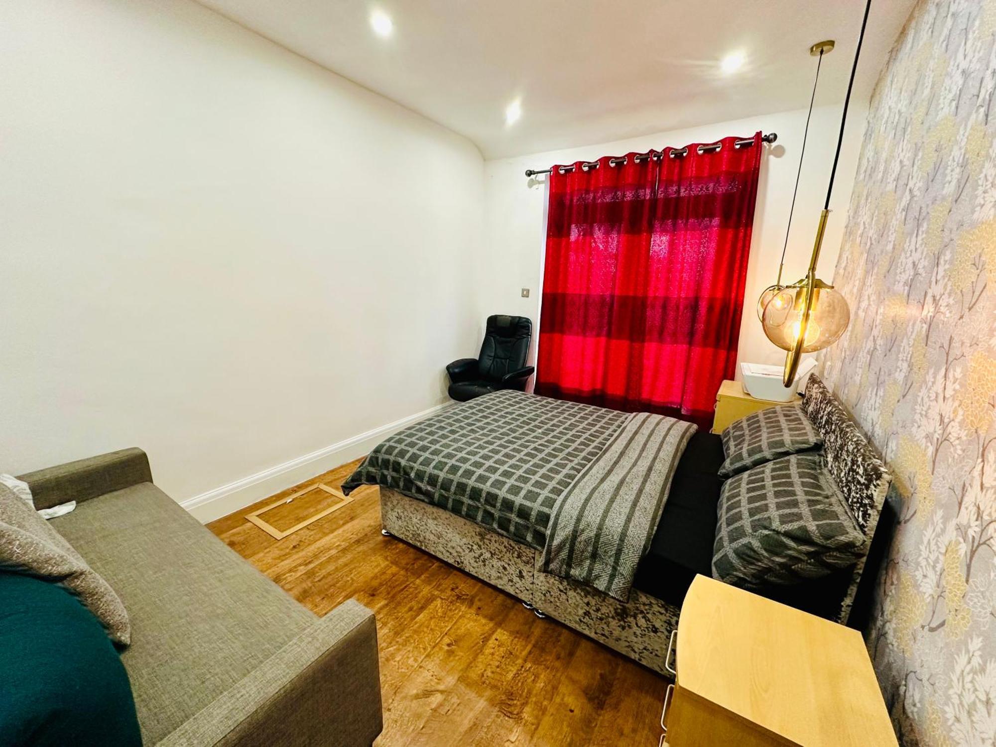 Alloggio in famiglia One Double And One Spacious Attic In Shared House, Free Wifi, Free Parking, Amazing View *